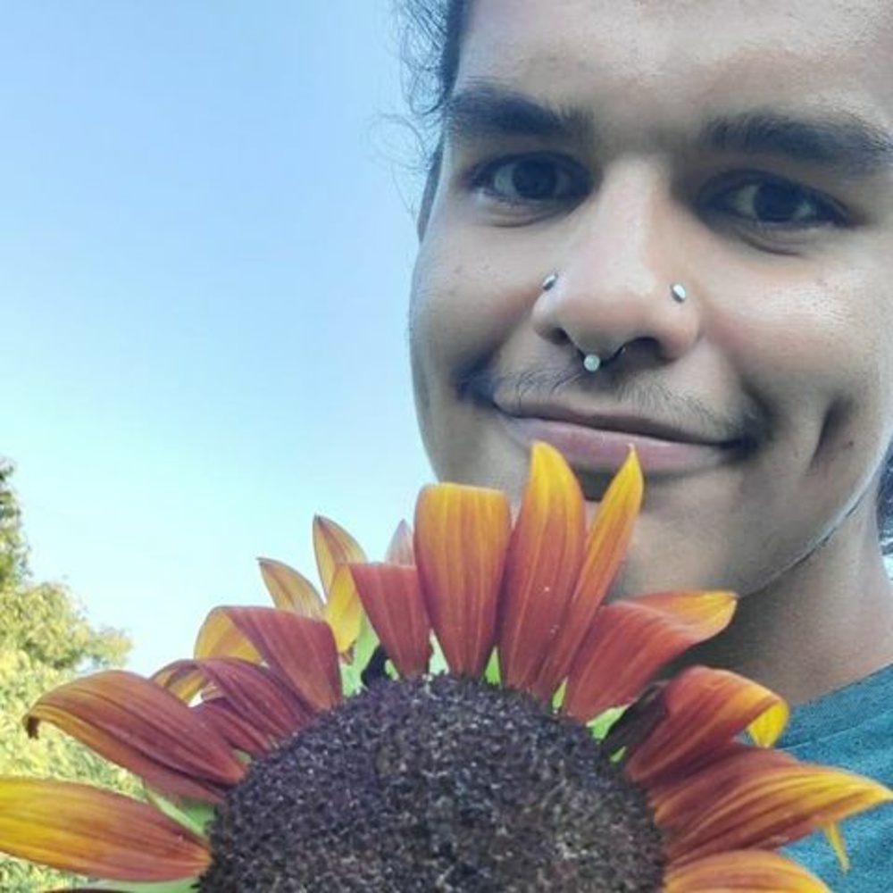 Meet your Posher, Carlos